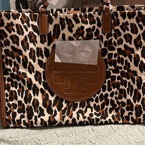 Ella Leopard Canvas Tote 🐆